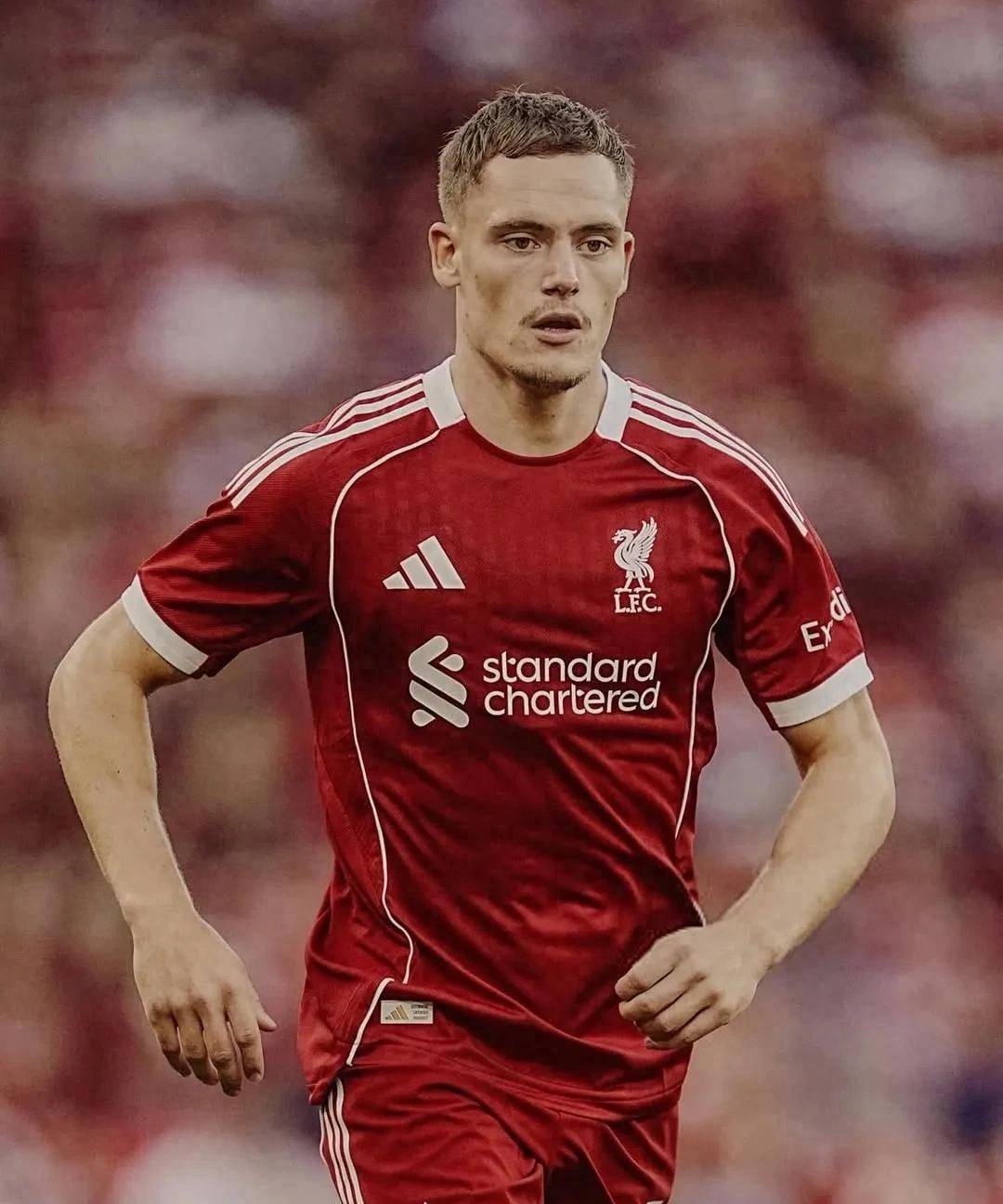 熊猫体育官网首页-利物浦训练开放日，加时末段单刀错失引欢呼，全明星赛在即，团队化学反应显著