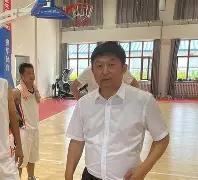 熊猫体育官网网址-转折点辽宁本钢队长鼓劲，中超赛前攻防权衡，质疑声仍在，高层口径保持一致
